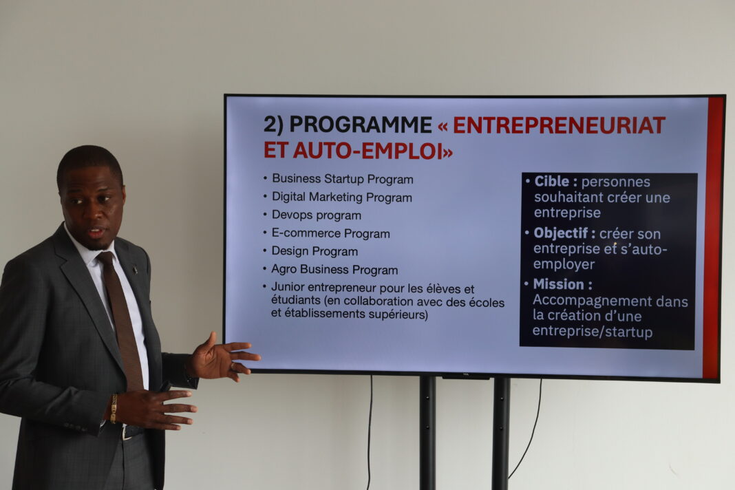 les jeunes d’Akanda en formation auprès du député Luck Ondias Souna