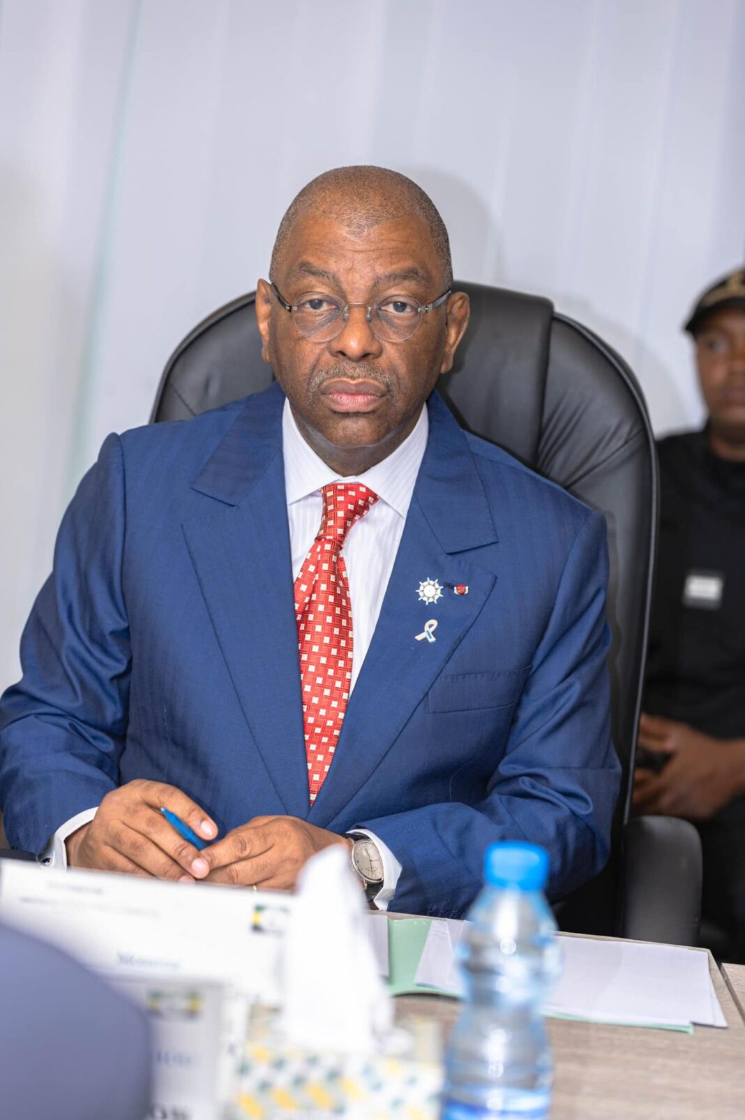 Budget 2025 : Les Sénateurs Mettront à l’Épreuve Alexandre Barro Chambrier