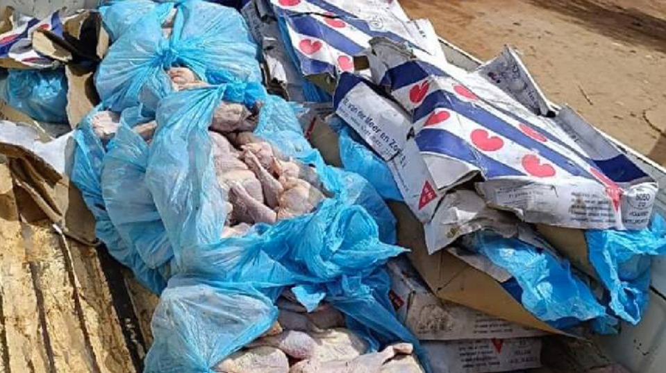 Cameroun : Interception de deux tonnes d’aliments avariés en provenance de Kyé-Ossi
