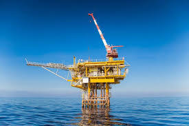 OPTIMISER LES REVENUS PÉTROLIERS ET ATTIRER LES INVESTISSEURS ÉTRANGERS