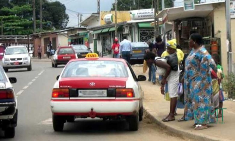 Gabon : L’arnaque à la portière bloquée, un fléau dans les taxis.