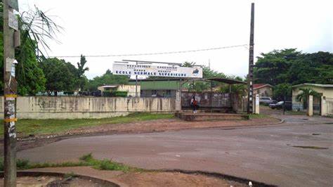 Tensions à l’ENS : les syndicats s’opposent à Camélia Ntoutoume Leclercq