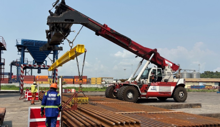 AGL Gabon : Arrivée de 3 242 rails à Owendo pour moderniser le chemin de fer