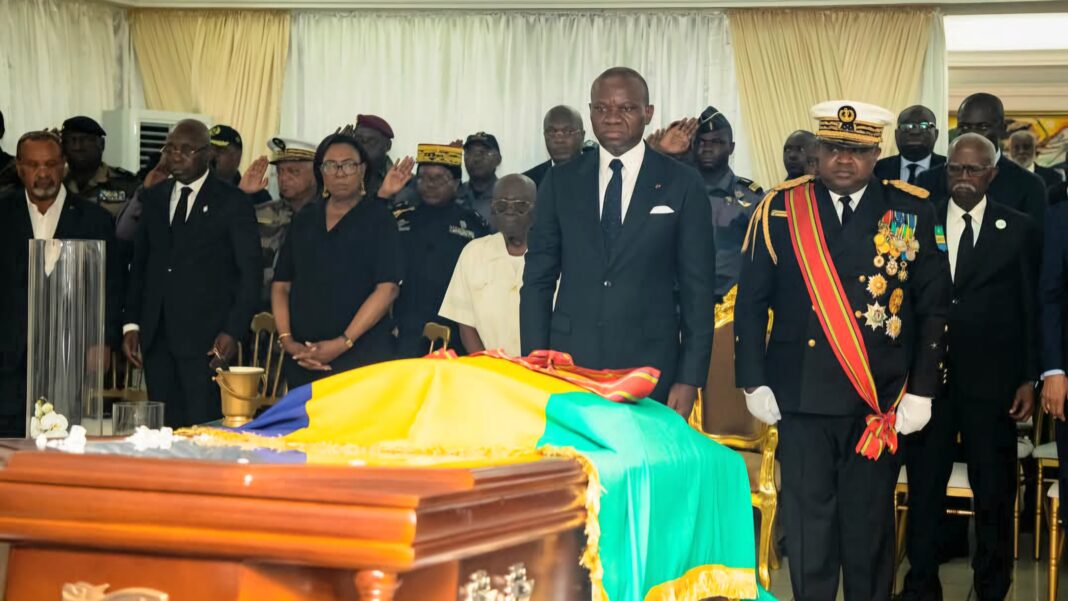 Gabon : Oligui Nguema rend hommage à Louis Gaston Mayila, élevé à titre posthume à la dignité de Grand-Croix de l’Étoile équatoriale