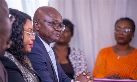 Gabon : Le Pr. Adrien Mougougou Salue les Progrès du Secteur de la Santé