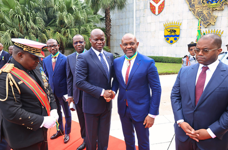 Brice Clotaire Oligui Nguema salue l’engagement des acteurs du redressement économique.