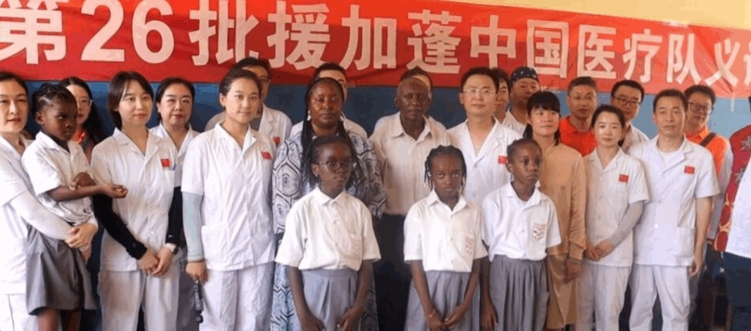 Libreville : des médecins chinois au chevet des élèves de l’école pilote sino-gabonaise.