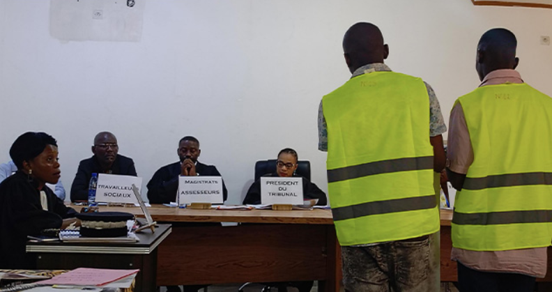 Port-Gentil : un mineur condamné à 14 mois de prison pour vol à main armée.