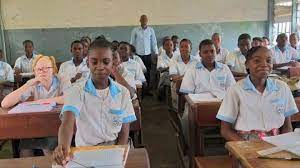 Loi de finances 2025 : Coup de massue sur les bourses scolaires, l’espoir des jeunes en péril ?