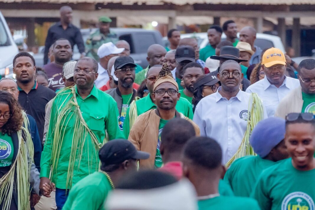 À Ndendé, Mays Mouissi lance la grande tournée de l’UDB dans une ambiance survoltée